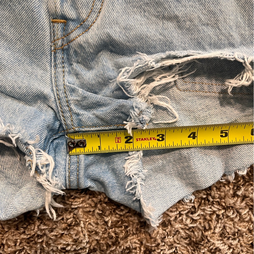 Levis 501 Original High Rise Distressed Denim Cutoff Shorts Light Wash W28 - Picture 3 of 9